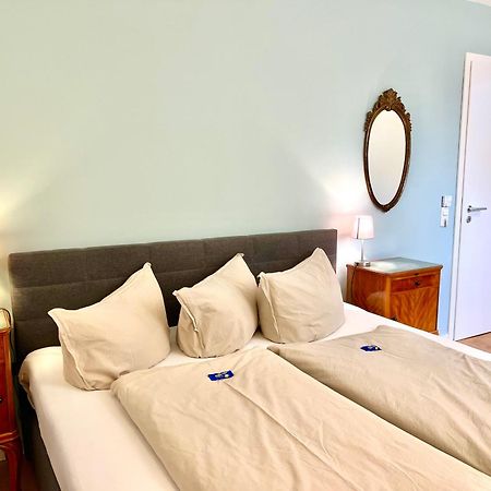 privates Doppelzimmer mit separatem Eingang Utting am Ammersee Exterior foto