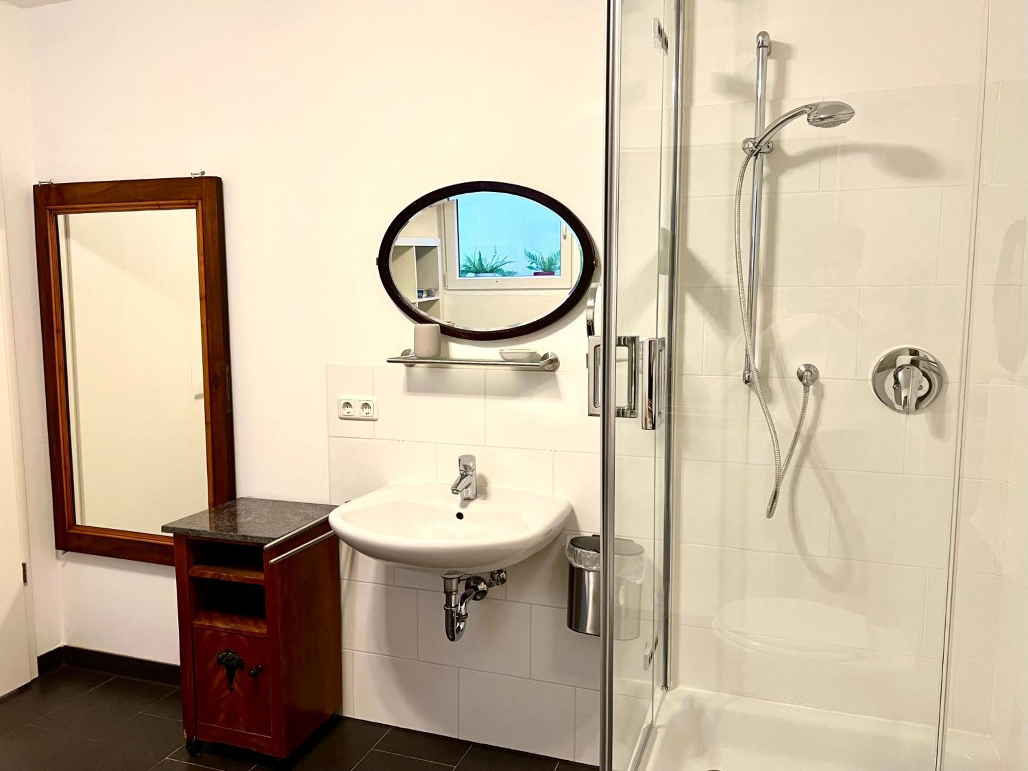 privates Doppelzimmer mit separatem Eingang Utting am Ammersee Exterior foto